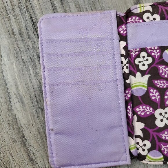 🏆104 Vera Bradley Retired Pattern Plum Petals Tri-Fold Wallet - Picture 9 of 9
